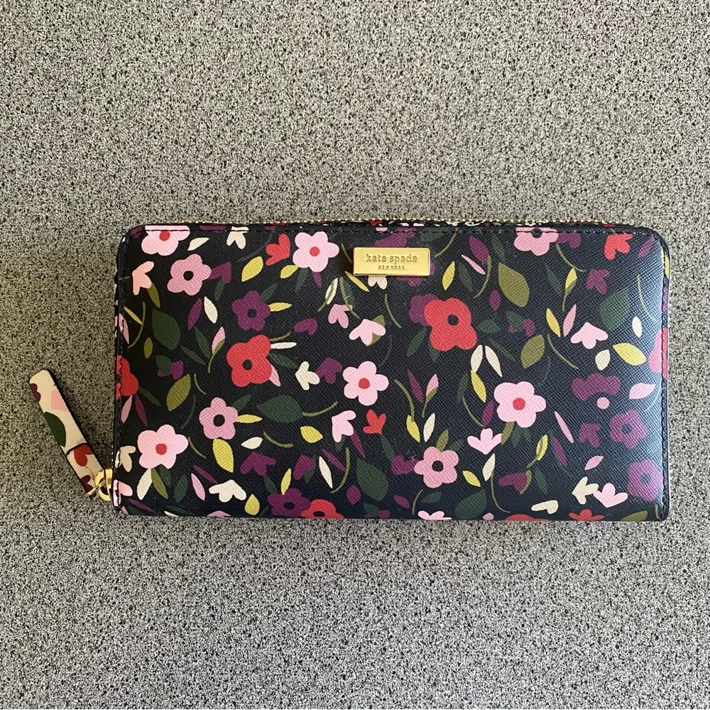 New !! KATE SPADE boho floral wallet ♠️